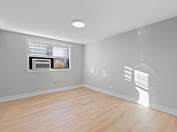 4th image of 1940 W Wilson Ave #3L