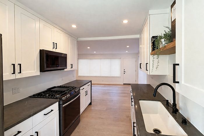 1st image of 1554 Diamond St #7