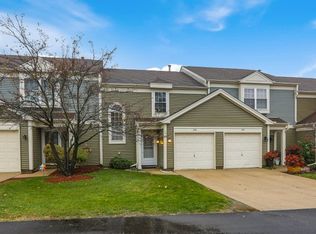 690 Canterbury Dr, Hanover Park, IL 60133