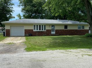 375 Northland Dr, Warrensburg, IL 62573