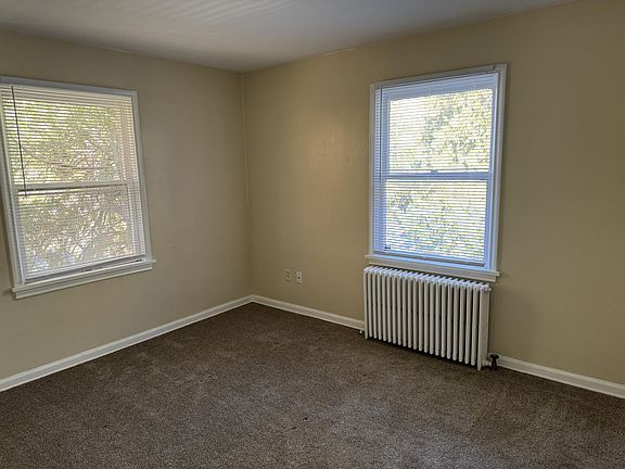 4th image of 305 E 1st Ave