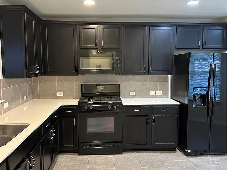 410 Holiday Creek Ln — Photo 5