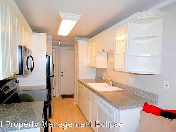 5th image of 12742 NE 116th Ln APT J21