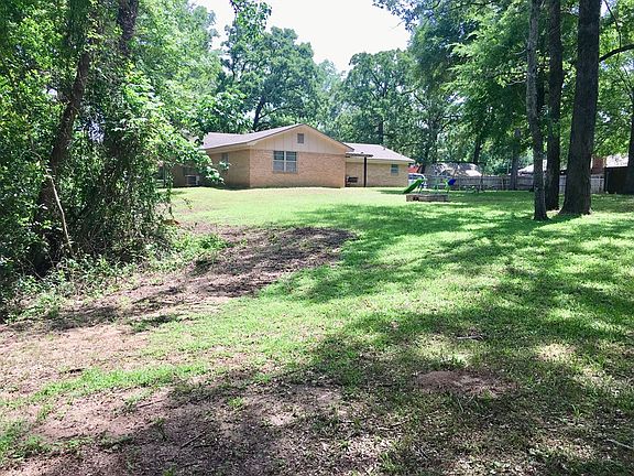 2nd image of 111 Mimosa Dr