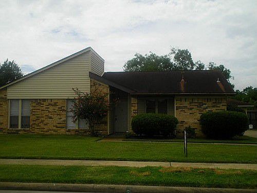 2nd image of 3209 Park Shadow Ln