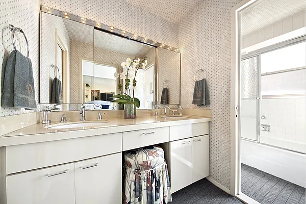 Sold by Stribling | media 16