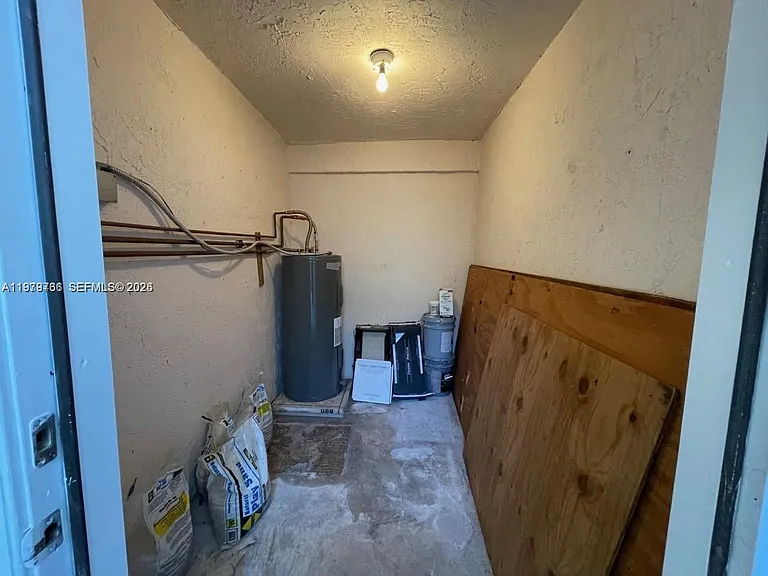 16309 Emerald Cove Rd #16309 — Photo 33