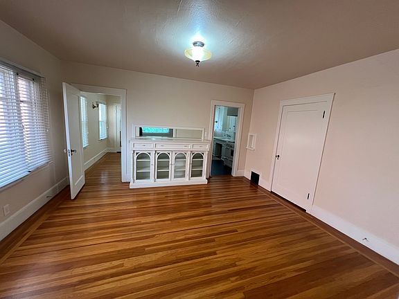 2nd image of 3401 J St APT 3