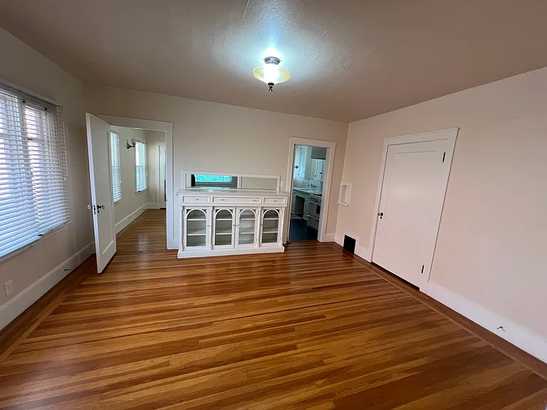 3401 J St #3 — Photo 2