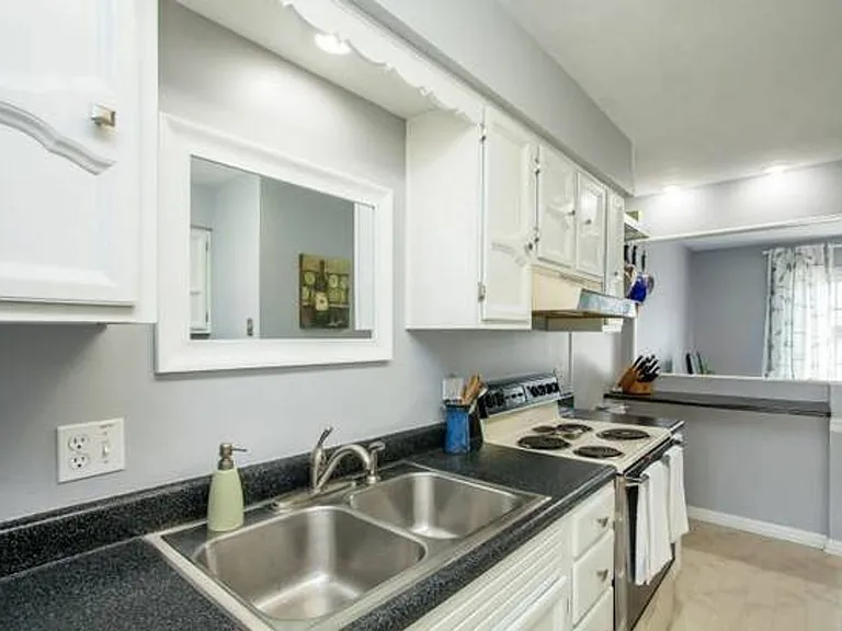 1350 Barkley Ct — Photo 7