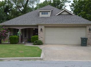 2619 N Valencia Ave, Fayetteville, AR 72703