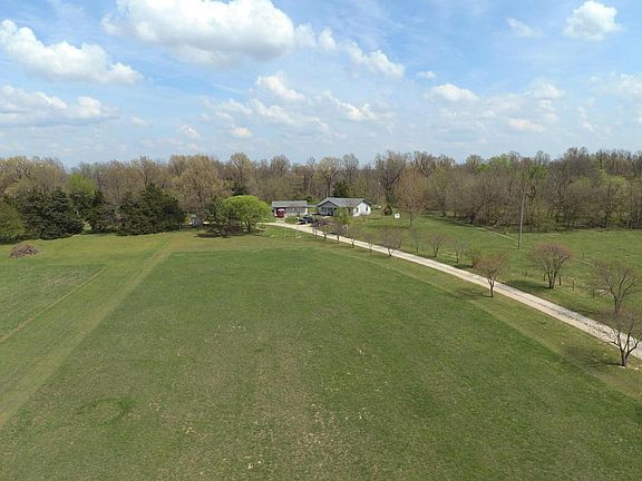 4th image of 7670 N Yorkshire Ln