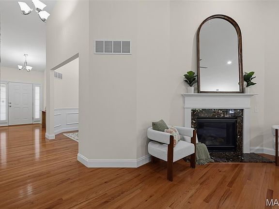 3rd image of 14301 Gatwick Ct