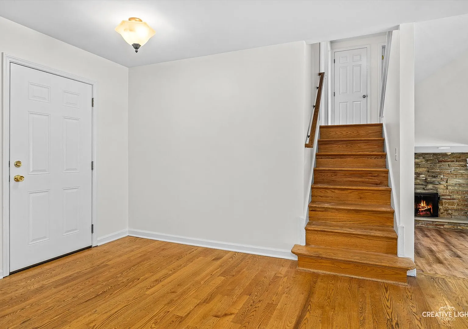 5 bed, 3.5 bath, 2505 sqft, $4,000 — Photo 2