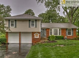 19930 Country View Dr, Spring Hill, KS 66083