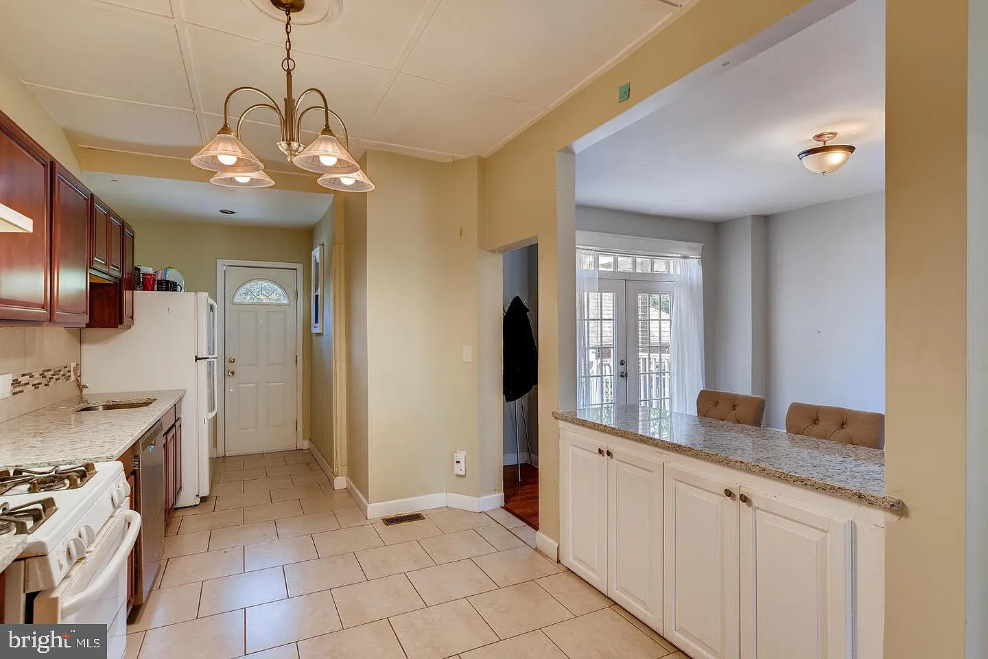 5 bed, 4.0 bath, 1962 sqft, $3,500 — Photo 4