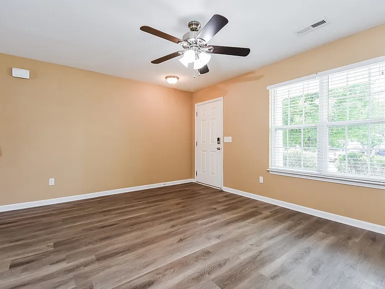 735 Bitting Hall Cir — Photo 5