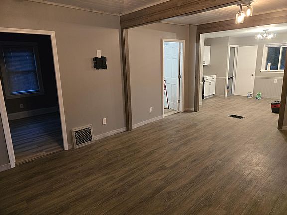 5th image of 1117 Fraser St