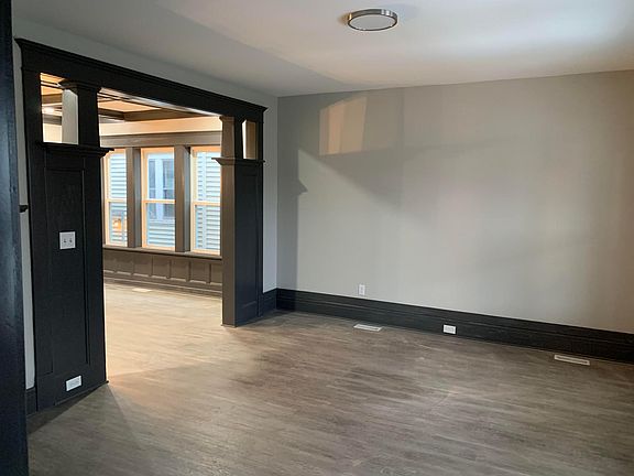 4th image of 109 Northampton St #1-2