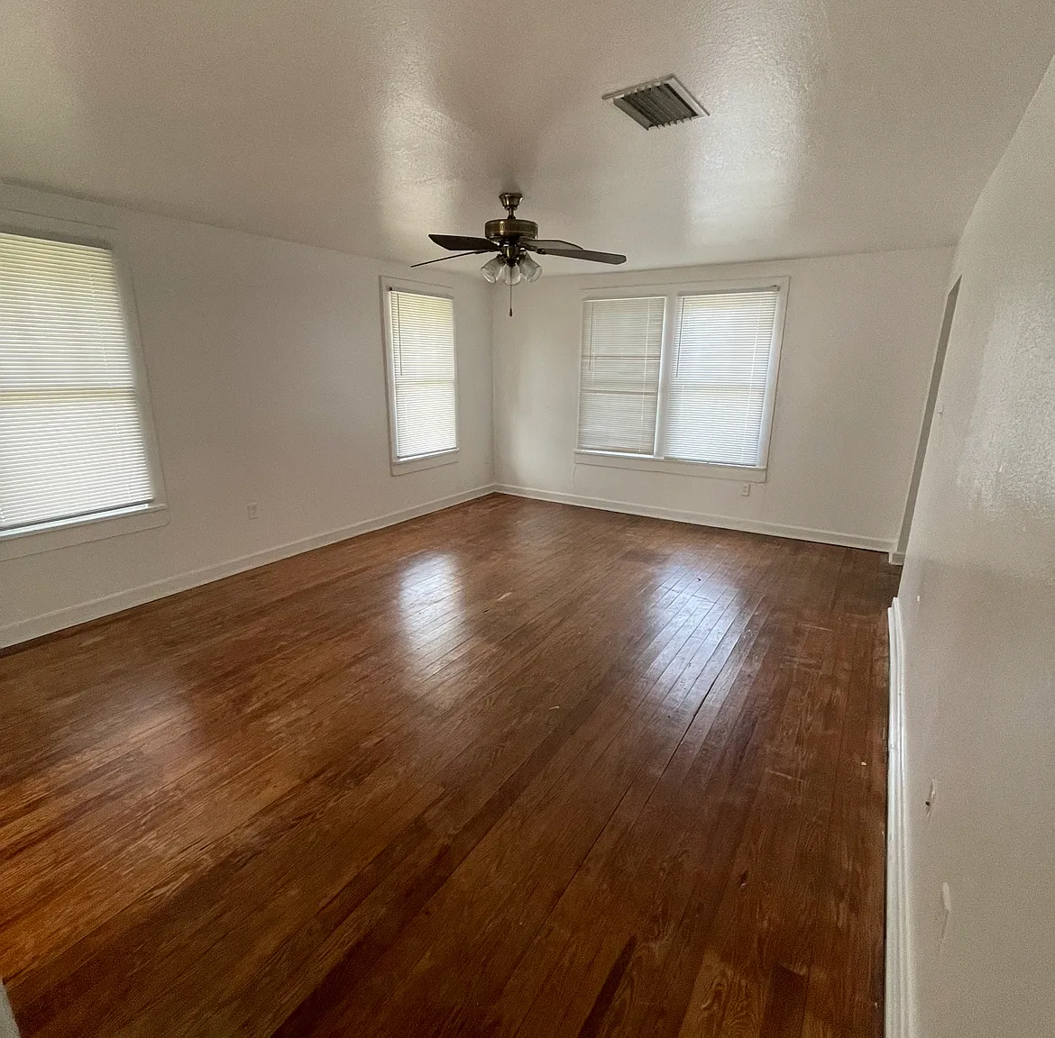1107 Webster Street - B — Photo 1