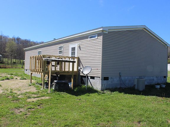 3rd image of 107 Bernard Ln