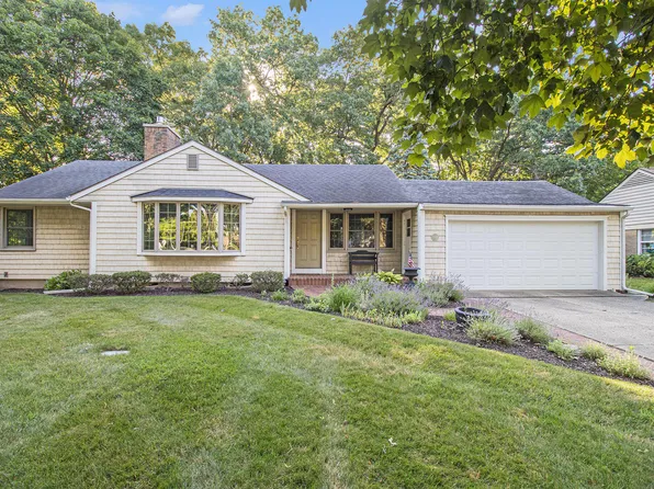 3509 Old Colony Rd, Kalamazoo, MI 49008