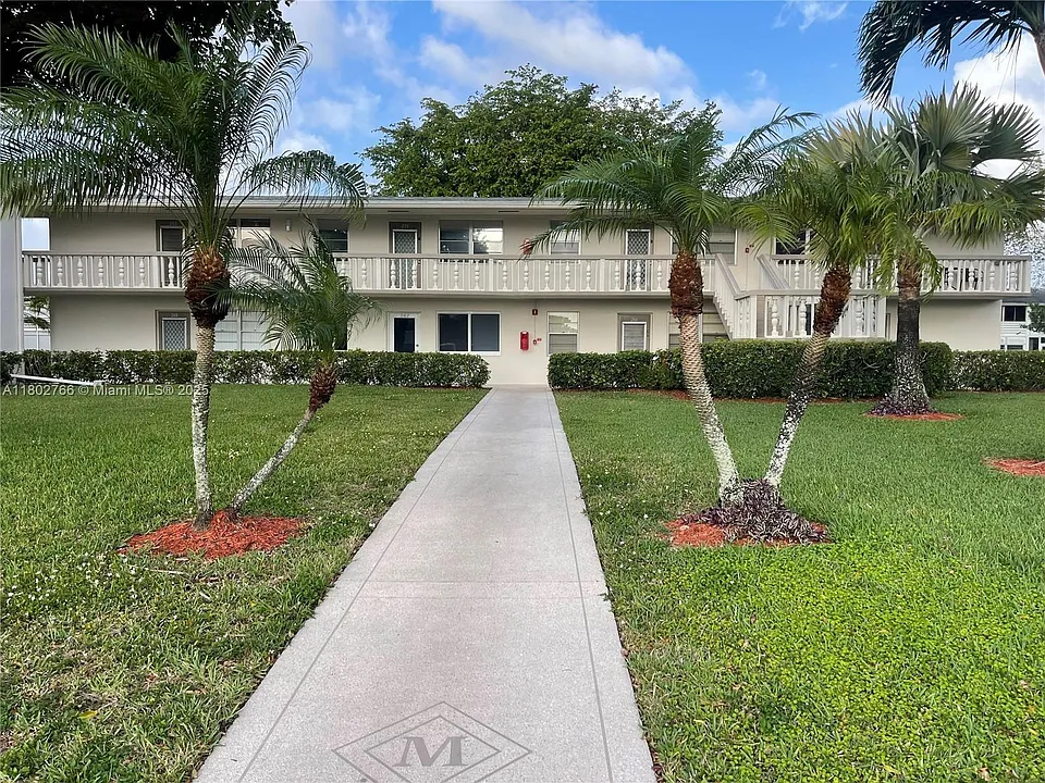 279 Markham M #M