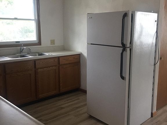 2nd image of 641 Madison Ave #641