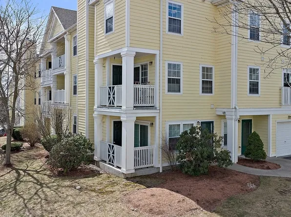 801 Gazebo Cir Unit 801, Reading, MA 01867