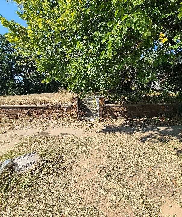 2nd image of 402 N Garfield Ave