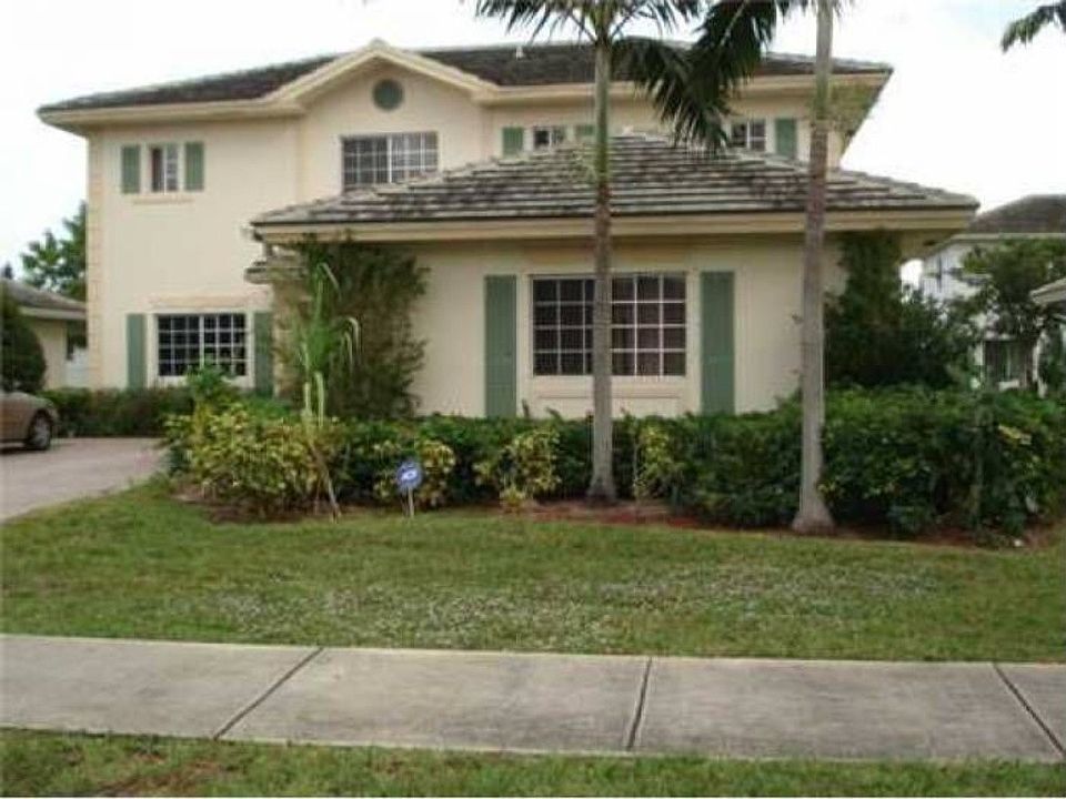 2nd image of 308 NW 2nd St