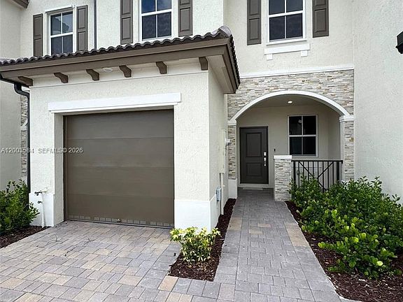 3rd image of 2877 SE 24th Ter