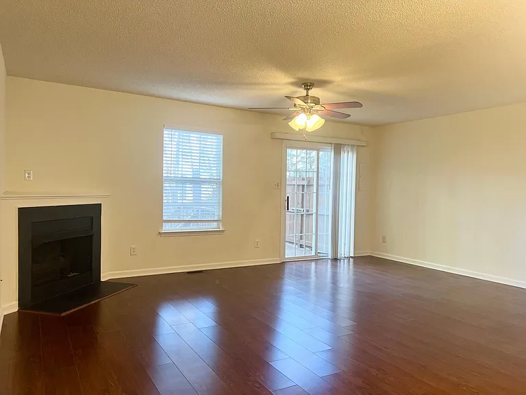 108 Climbing Ivy Ct — Photo 7