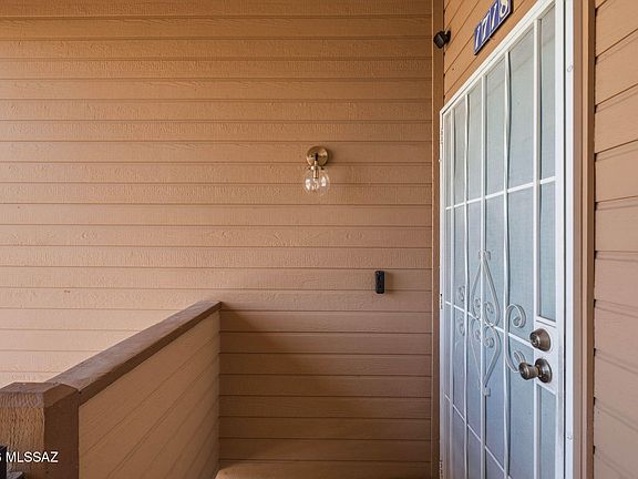 3rd image of 1718 W Parkwood Ln #181
