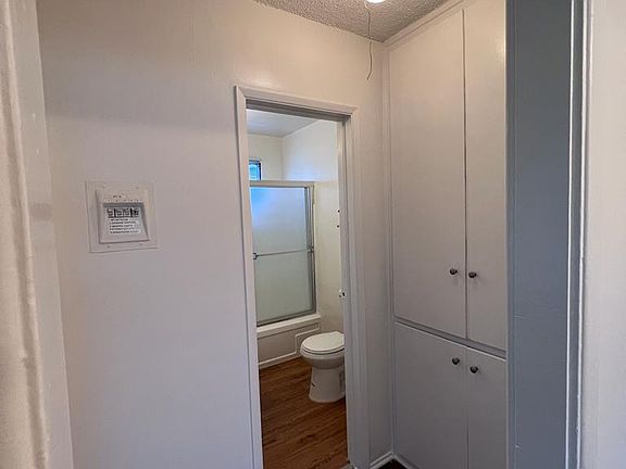 4th image of 4122 Grand View Blvd #16