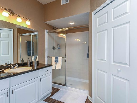 2nd image of 5009 Park Central Dr #725