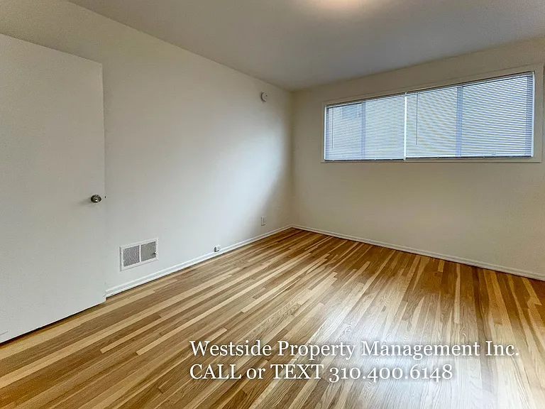 244 S Doheny Dr #246 — Photo 16