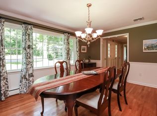 25 Lynnbrook Rd, Trumbull, CT 06611