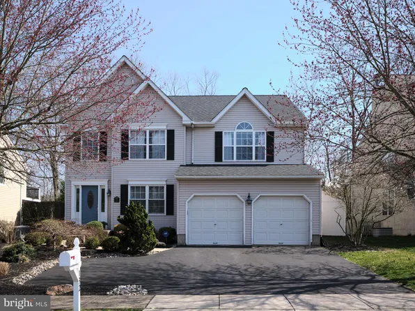 132 Riverwoods Dr, New Hope, PA 18938