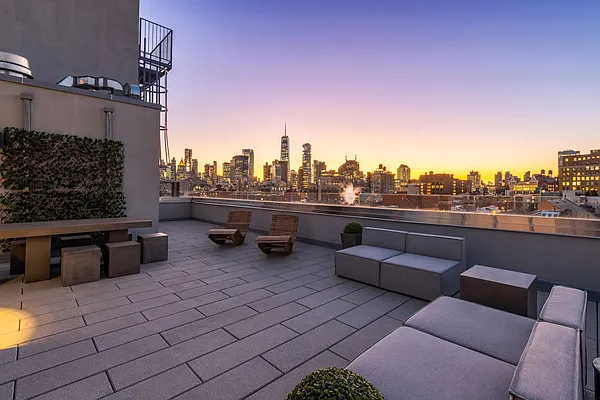 Sold by OFFICIAL | media 3