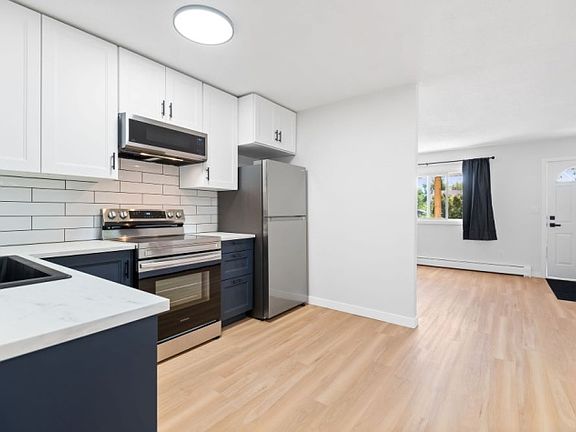 2nd image of 5622 AA 42nd St