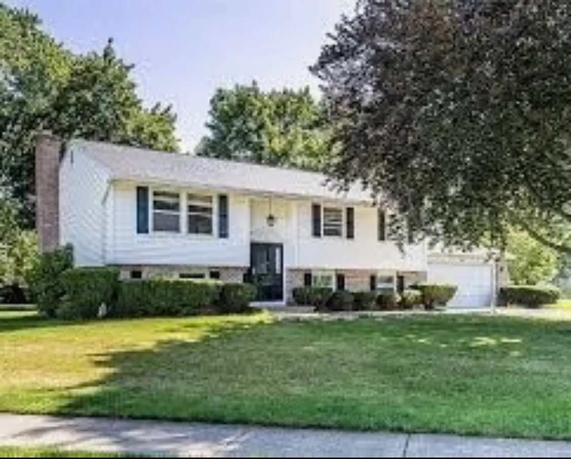 114 Saddlehorn Dr — Photo 1