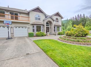 8422 Ash Ln, Maple Falls, WA 98266