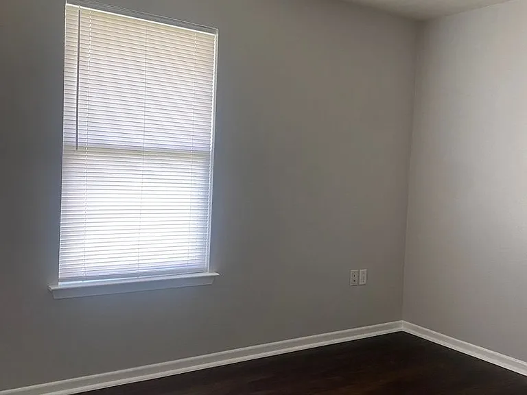 601 N Bastrop St — Photo 12
