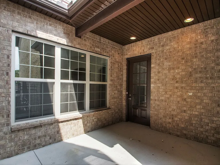 923 Scouting Dr — Photo 2