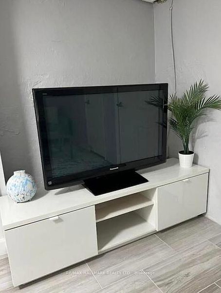 Toronto House for rent - 2 Bedrooms — photo 10