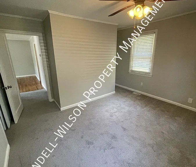 2221 Bernard St — Photo 7