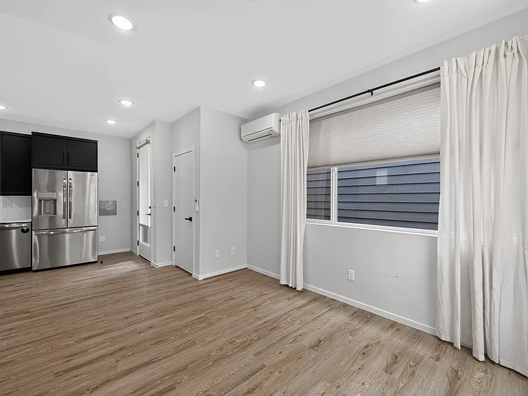 1472 21st Ave — Photo 12