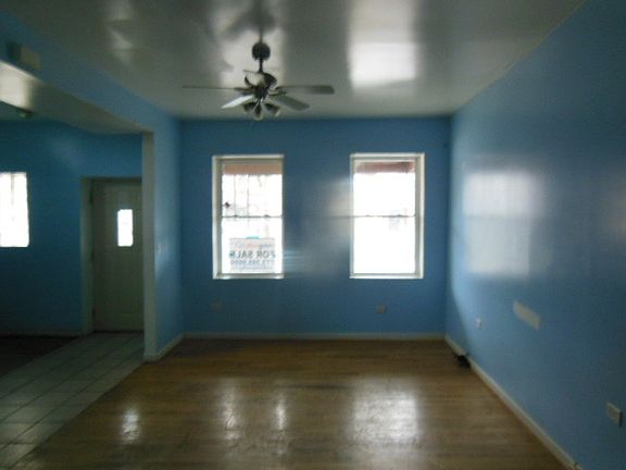 4th image of 952 N Saint Louis Ave