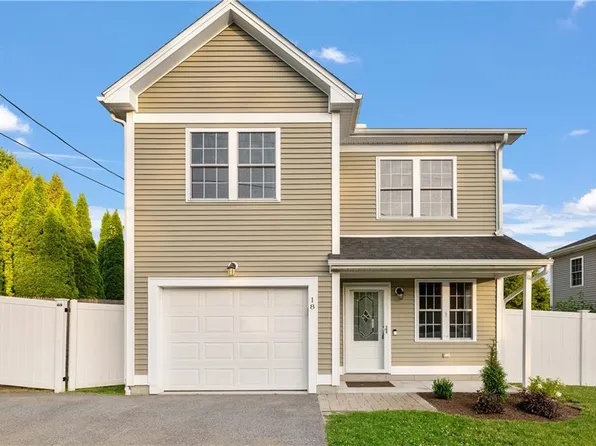 18 Grand Ave, Cumberland, RI 02864
